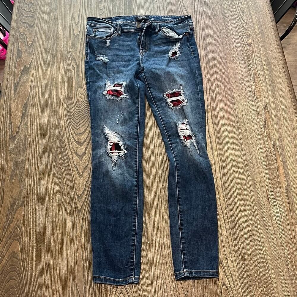 Judy Blue Buffalo Plaid Patch Skinny Jeans Ripped Distressed Blue 11/30 Fall